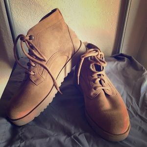 Women UGG Bethany ankle boot